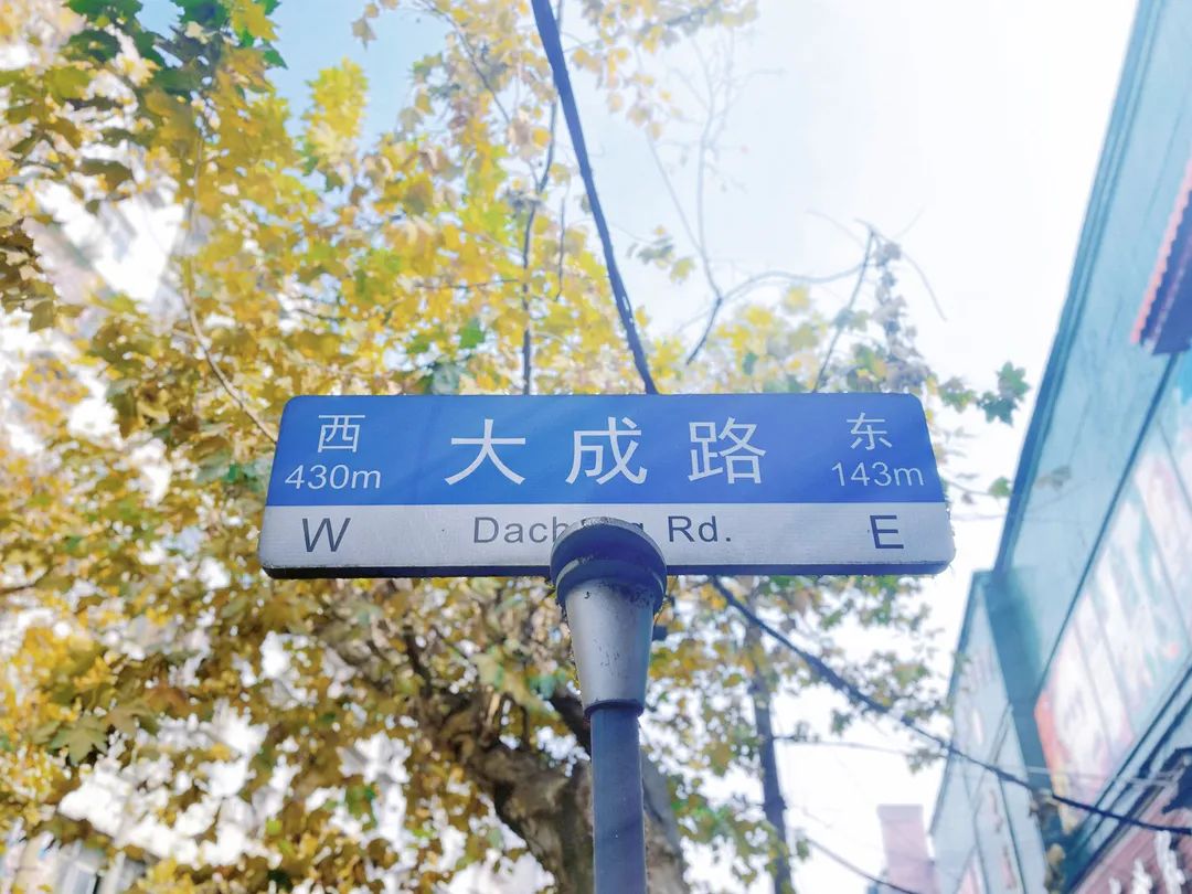 DƬ